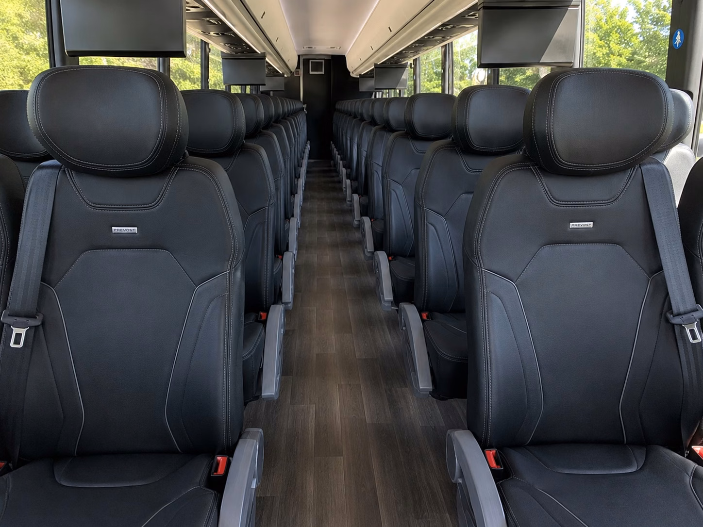 shuttle guests between chesapeake wedding venues and hotels without the headache